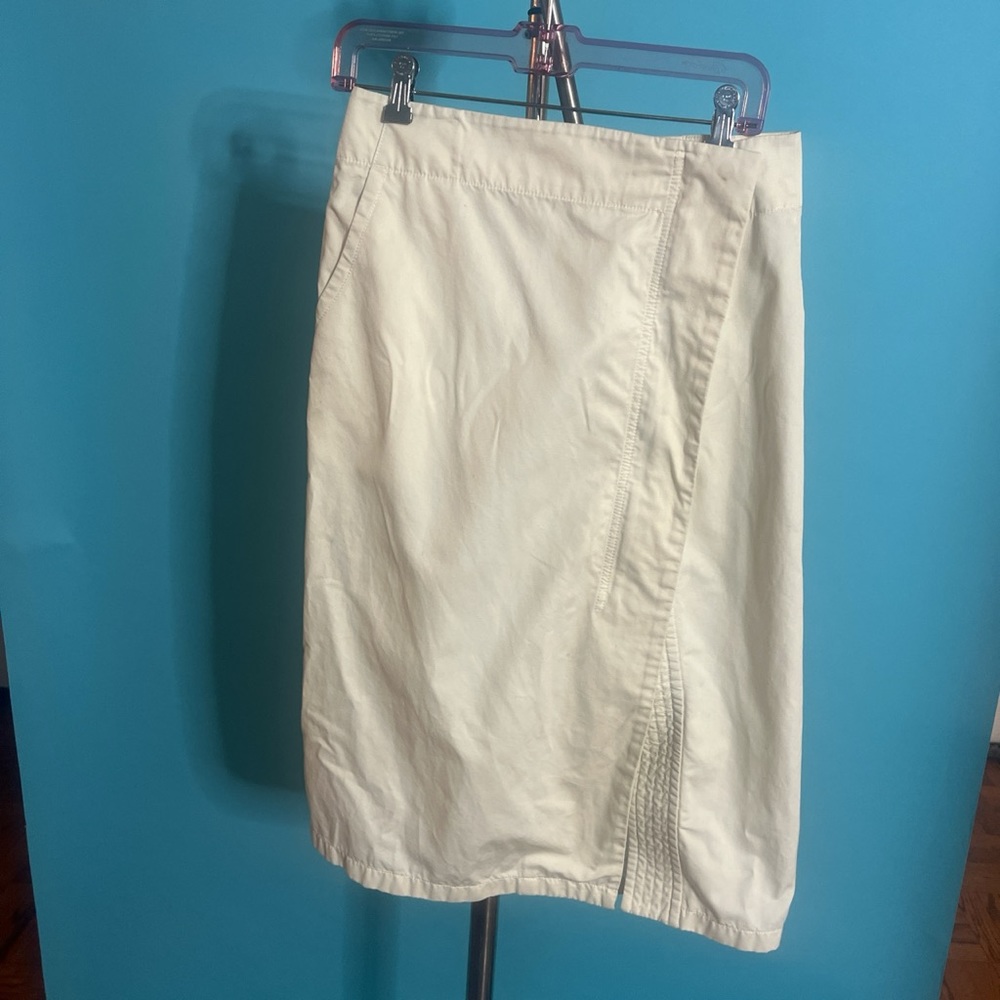 Uniqlo white canvas skirt, ankle length size 6 good condition